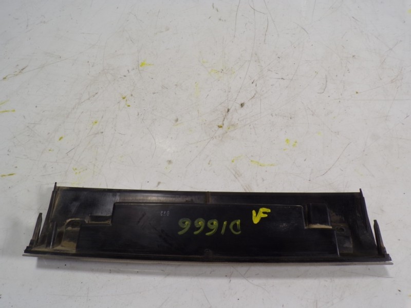 Recambio de piloto trasero central para ford kuga (cbv) titanium referencia OEM IAM 1535269 8V411BA601AA 