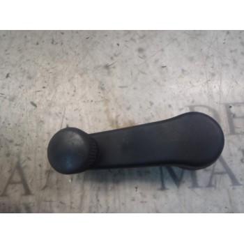 MANETA ELEVALUNAS TRASERA IZQUIERDA 