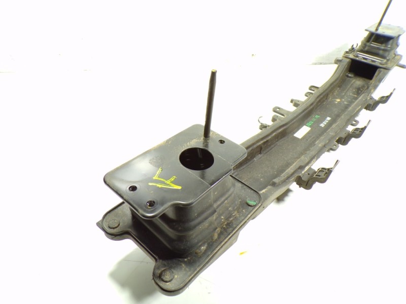 Recambio de refuerzo paragolpes trasero para hyundai tucson essence bluedrive 2wd referencia OEM IAM 86631D7000  