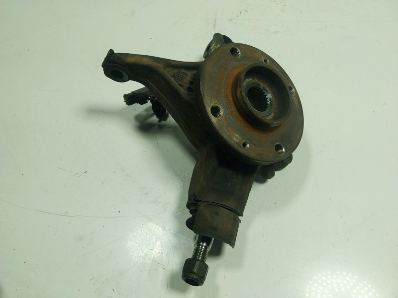 Recambio de mangueta delantera derecha para peugeot 3008 i monospace (0u_) 1.6 hdi referencia OEM IAM 364796  