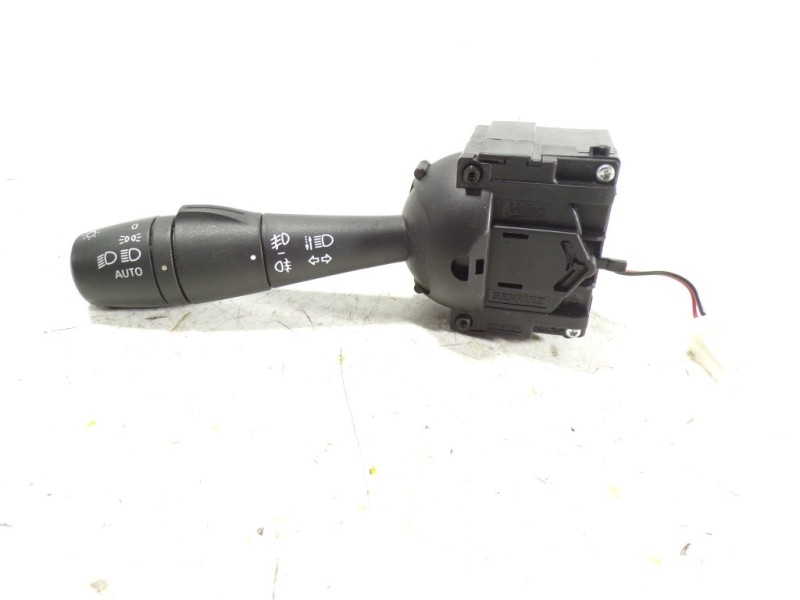 Recambio de mando luces para renault clio iv 1.5 dci diesel fap referencia OEM IAM 8201167992  