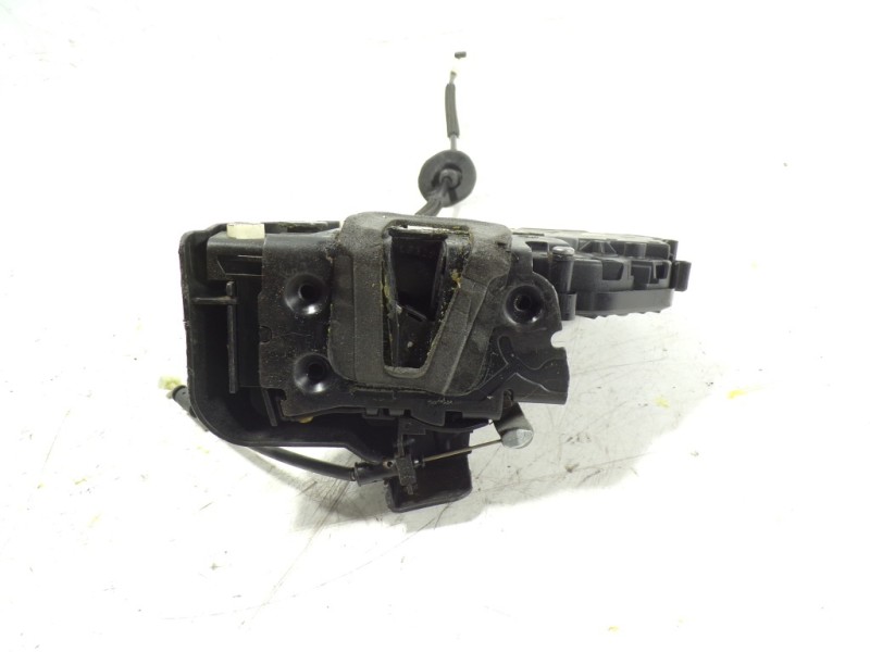 Recambio de cerradura puerta trasera izquierda para land rover discovery 4 tdv6 se referencia OEM IAM LR071650  