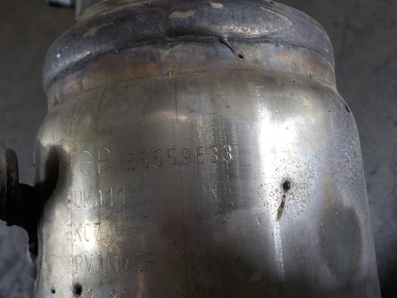 Recambio de catalizador para opel vectra c berlina 1.9 cdti referencia OEM IAM  55559633 