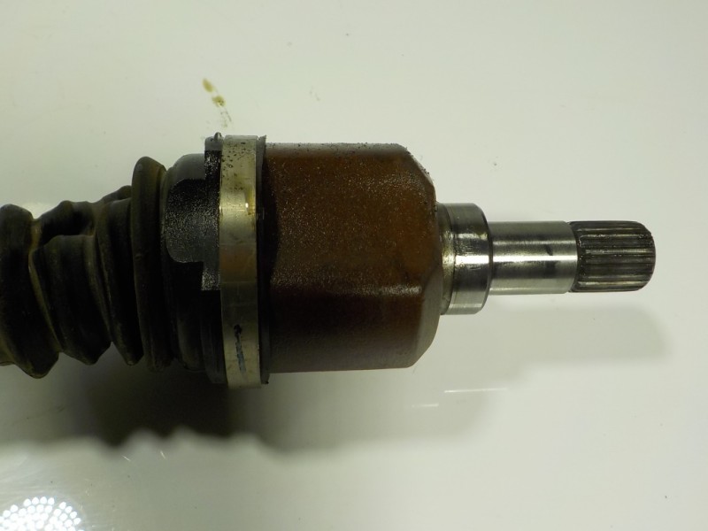 Recambio de transmision izquierda para peugeot partner kombi 1.6 blue-hdi fap referencia OEM IAM 3272LW 9660782780 