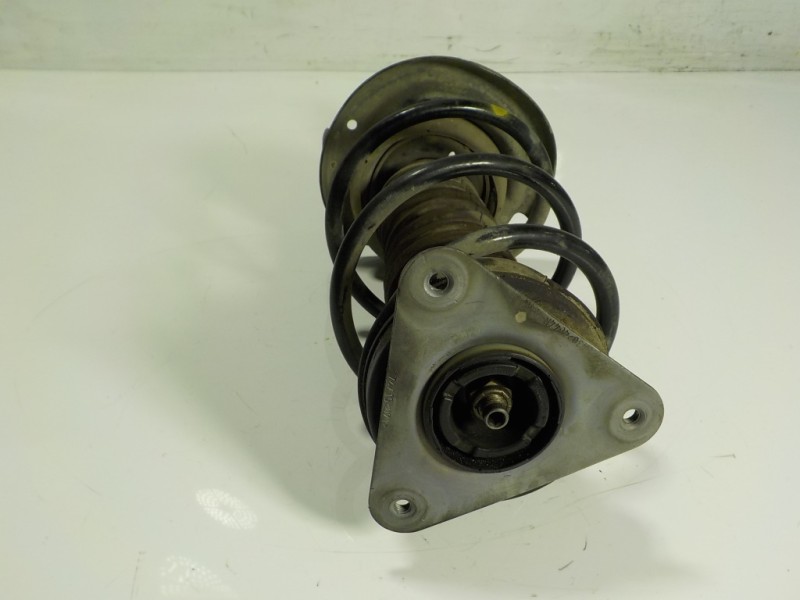 Recambio de amortiguador delantero izquierdo para renault clio iv 1.2 16v referencia OEM IAM 543022511R  