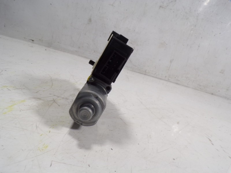 Recambio de motor elevalunas trasero derecho para volkswagen tiguan advance bmt referencia OEM IAM 5Q0959408A 5Q0959408A 