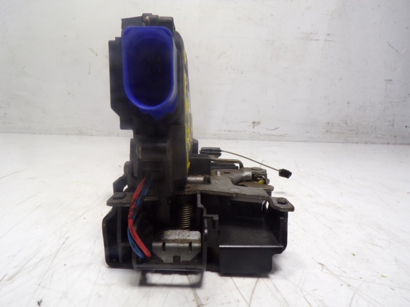 Recambio de cerradura puerta trasera izquierda para volkswagen touareg (7la) tdi r5 referencia OEM IAM 7L0839015D 7L0839015 