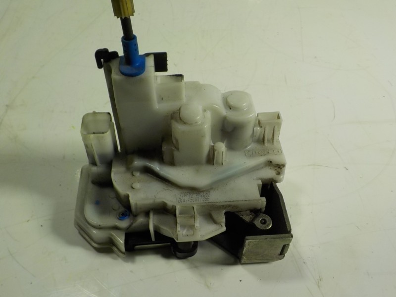 Recambio de cerradura puerta delantera derecha para fiat doblo cargo 1.3 16v jtd cat referencia OEM IAM   