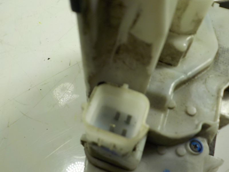 Recambio de cerradura puerta delantera derecha para fiat doblo cargo 1.3 16v jtd cat referencia OEM IAM   