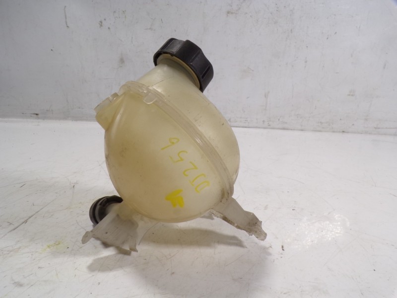 Recambio de deposito expansion para peugeot 208 1.6 16v hdi fap referencia OEM IAM 9800777280  