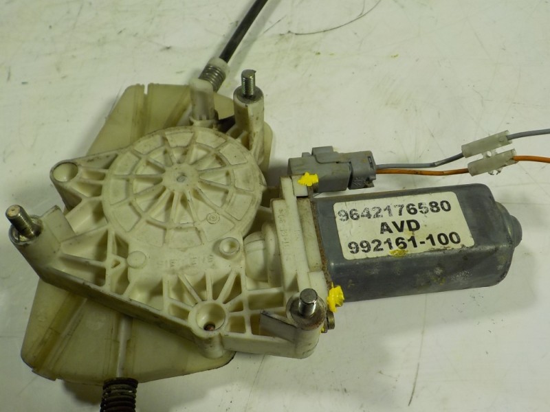 Recambio de elevalunas delantero derecho para peugeot 406 break (s1/s2) 2.0 hdi referencia OEM IAM  9642176580 