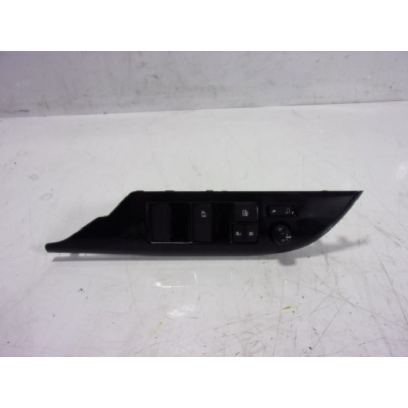 Recambio de mando elevalunas delantero izquierdo para toyota hilux (3b/3c/3d) doble cabina referencia OEM IAM 848200D600  