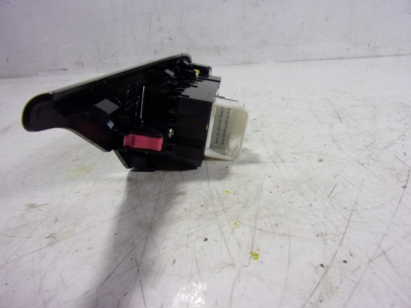 Recambio de mando elevalunas delantero izquierdo para toyota hilux (3b/3c/3d) doble cabina referencia OEM IAM 848200D600  