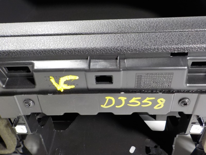 Recambio de salpicadero para toyota proace referencia OEM IAM   