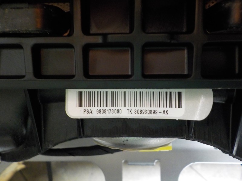 Recambio de salpicadero para toyota proace referencia OEM IAM   