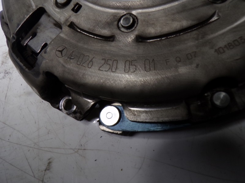 Recambio de kit embrague para mercedes-benz clase a (w176) 2.1 cdi cat referencia OEM IAM A0262500501 A0262500501 