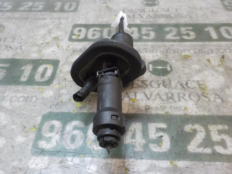 Recambio de bomba embrague para opel adam unlimited ecoflex referencia OEM IAM   