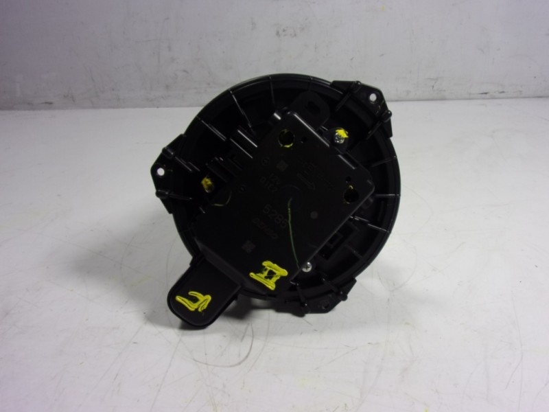 Recambio de motor calefaccion para toyota c-hr 132 kw referencia OEM IAM 87103F4020  