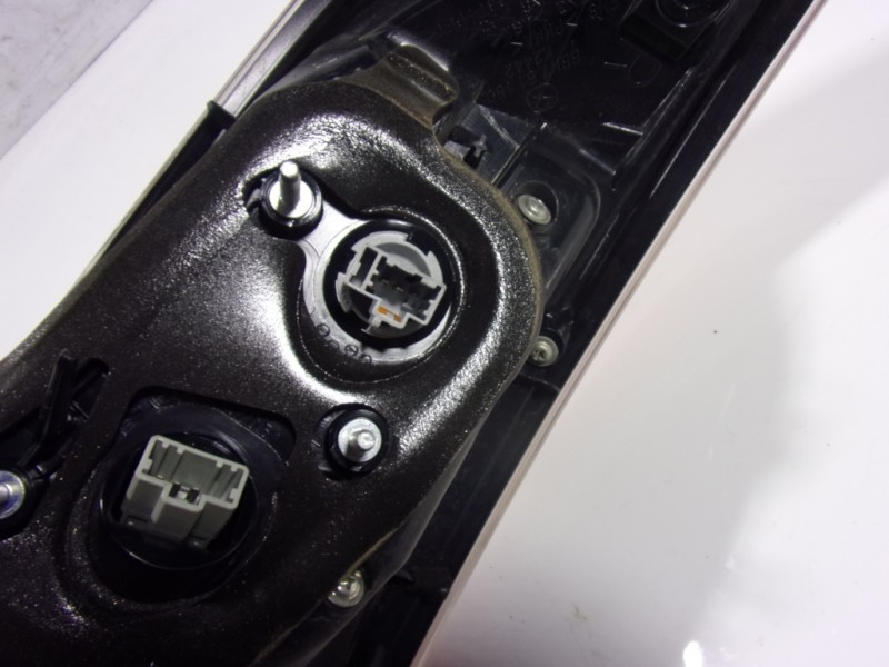 Recambio de piloto trasero derecho para mazda 3 lim. (bl) 2.2 turbodiesel cat referencia OEM IAM BCW951150C  