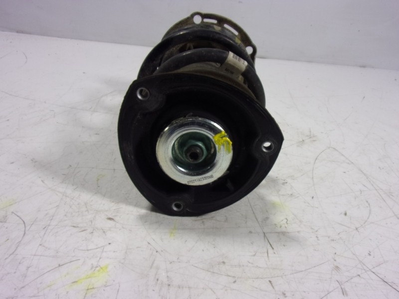 Recambio de amortiguador delantero derecho para volkswagen tiguan 2.0 tdi referencia OEM IAM 5QF413031BM 5QF412021PP 