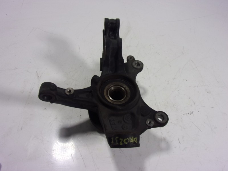 Recambio de mangueta delantera izquierda para peugeot 308 sw 1.6 blue-hdi fap referencia OEM IAM 1610137880  