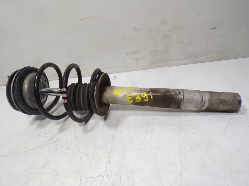 Recambio de amortiguador delantero derecho para bmw serie 5 berlina (e39) 520i referencia OEM IAM  824904557210 