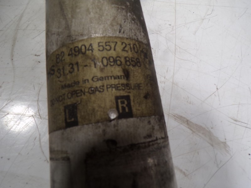 Recambio de amortiguador delantero derecho para bmw serie 5 berlina (e39) 520i referencia OEM IAM  824904557210 