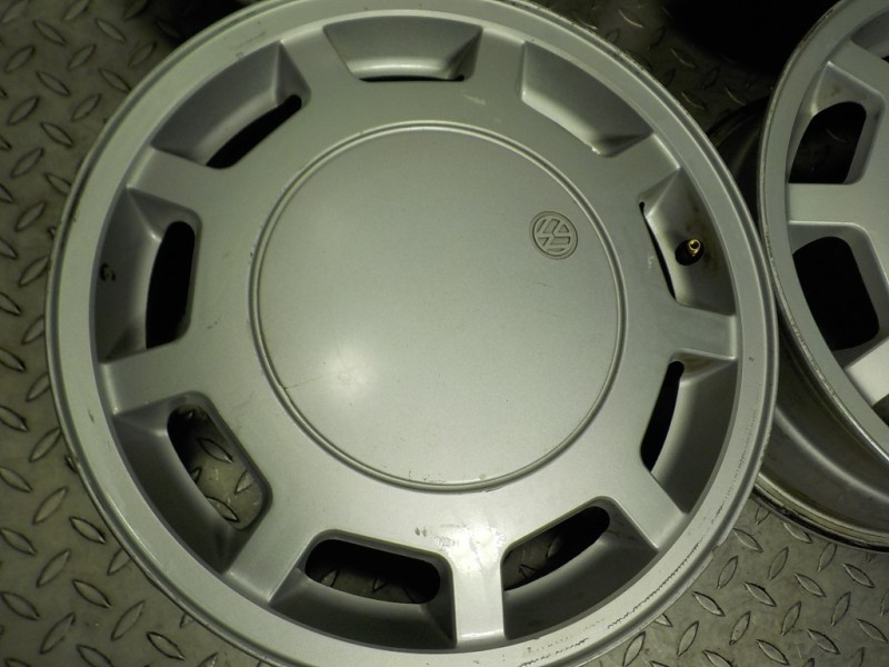 Recambio de juego llantas para volkswagen golf iii berlina (1h1) 2.0 referencia OEM IAM  1H0601025J 