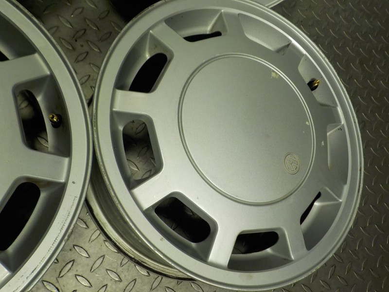 Recambio de juego llantas para volkswagen golf iii berlina (1h1) 2.0 referencia OEM IAM  1H0601025J 