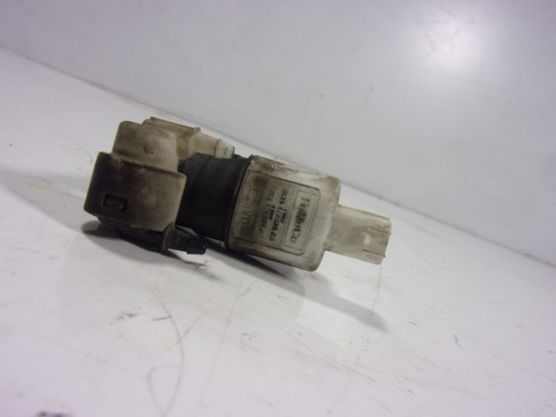 Recambio de bomba limpia para ford c-max 1.6 tdci cat referencia OEM IAM 1692412 BK2117K524BA 