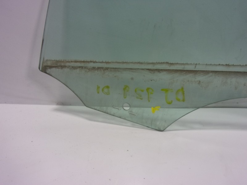 Recambio de cristal puerta delantero izquierdo para ford c-max 1.6 tdci cat referencia OEM IAM 1697790  