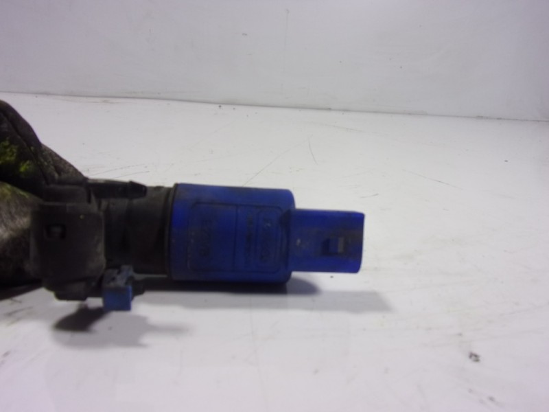 Recambio de bomba limpia para ford c-max 1.6 tdci cat referencia OEM IAM 1686506 AVB112K082AA 