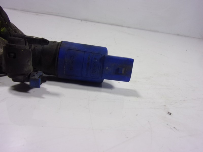 Recambio de bomba limpia para ford c-max 1.6 tdci cat referencia OEM IAM 1686506 AVB112K082AA 