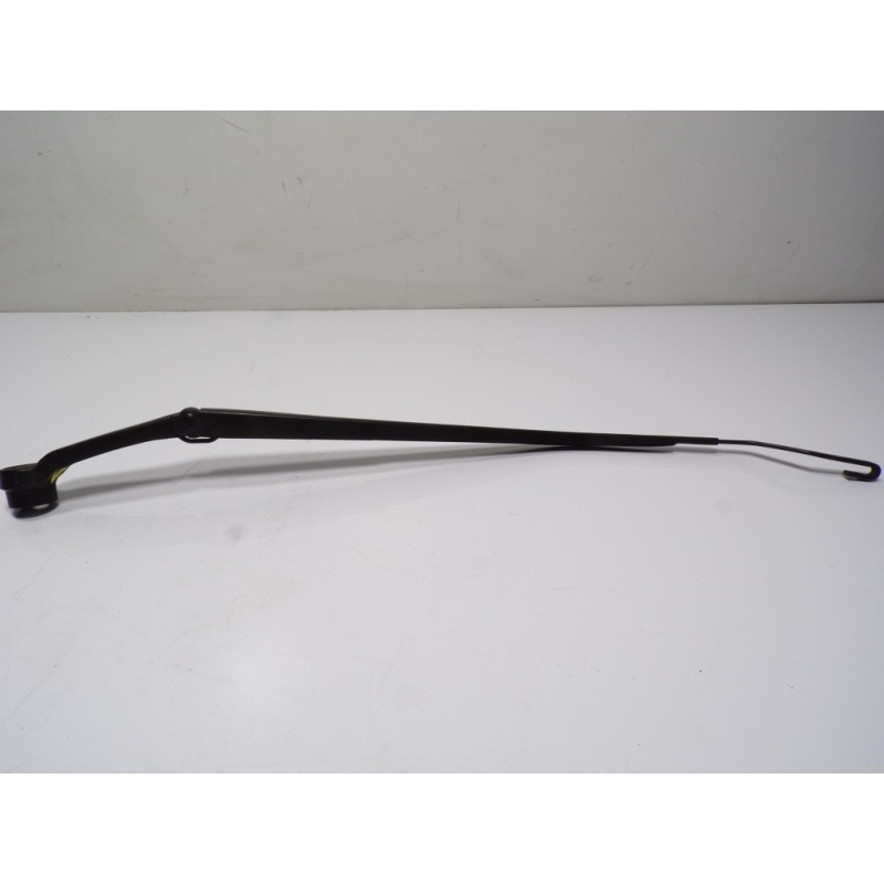 Recambio de brazo limpia delantero derecho para hyundai i20 1.2 cat referencia OEM IAM 98321C8000  