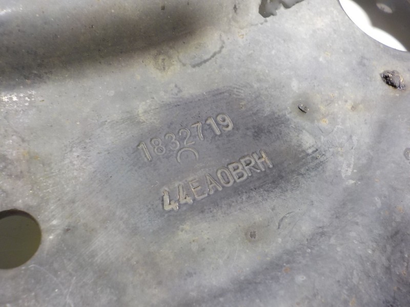 Recambio de brazo suspension inferior delantero izquierdo para nissan qashqai (j11) acenta 4x4 referencia OEM IAM 545014EA0B 44E