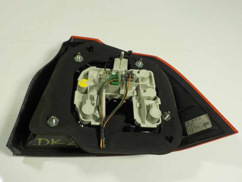 Recambio de piloto trasero izquierdo para volvo s40 berlina 2.0 diesel cat referencia OEM IAM  30744537 