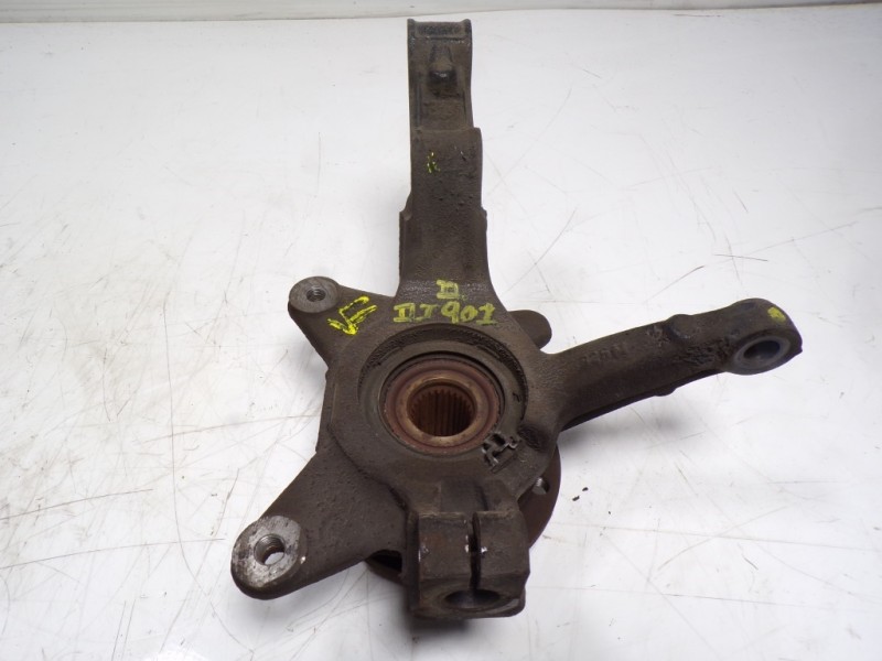 Recambio de mangueta delantera derecha para renault kangoo 1.5 dci diesel cat referencia OEM IAM 8200755590  