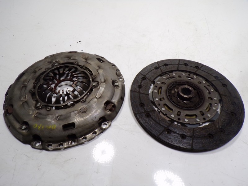 Recambio de kit embrague para opel astra j lim. 1.7 16v cdti referencia OEM IAM 95518829 55576088 