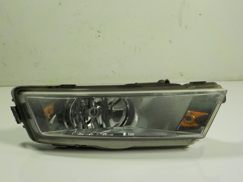 Recambio de faro antiniebla derecho para skoda rapid 1.6 tdi dpf referencia OEM IAM 5JA941702 5JA941700 