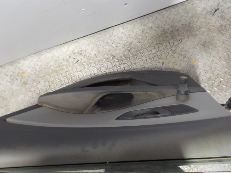 Recambio de puerta trasera derecha para seat leon (5f1) 1.4 tgi (bivalent. gasolina / cng) referencia OEM IAM 5F4833056  