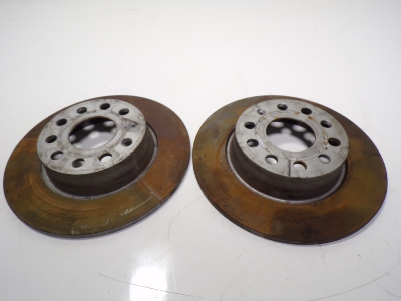 Recambio de disco freno trasero para cupra formentor 1.5 tsi referencia OEM IAM 5Q0615601D  