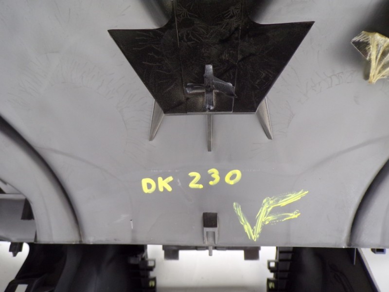 Recambio de salpicadero para citroën c4 lim. 1.6 hdi fap referencia OEM IAM 8247S3 9687158080 307009399AF