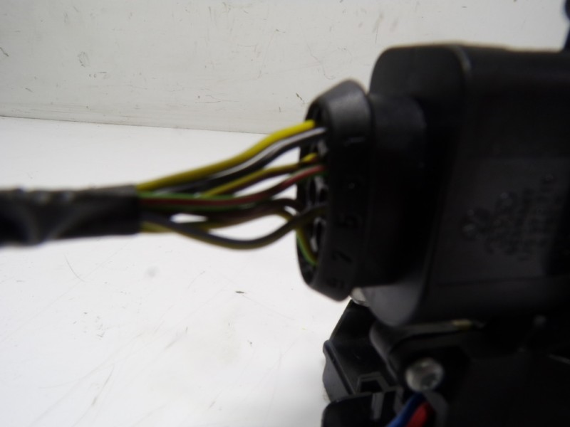 Recambio de cerradura puerta delantera derecha para skoda octavia berlina (1z3) 1.6 16v fsi referencia OEM IAM  3D1837016AC 