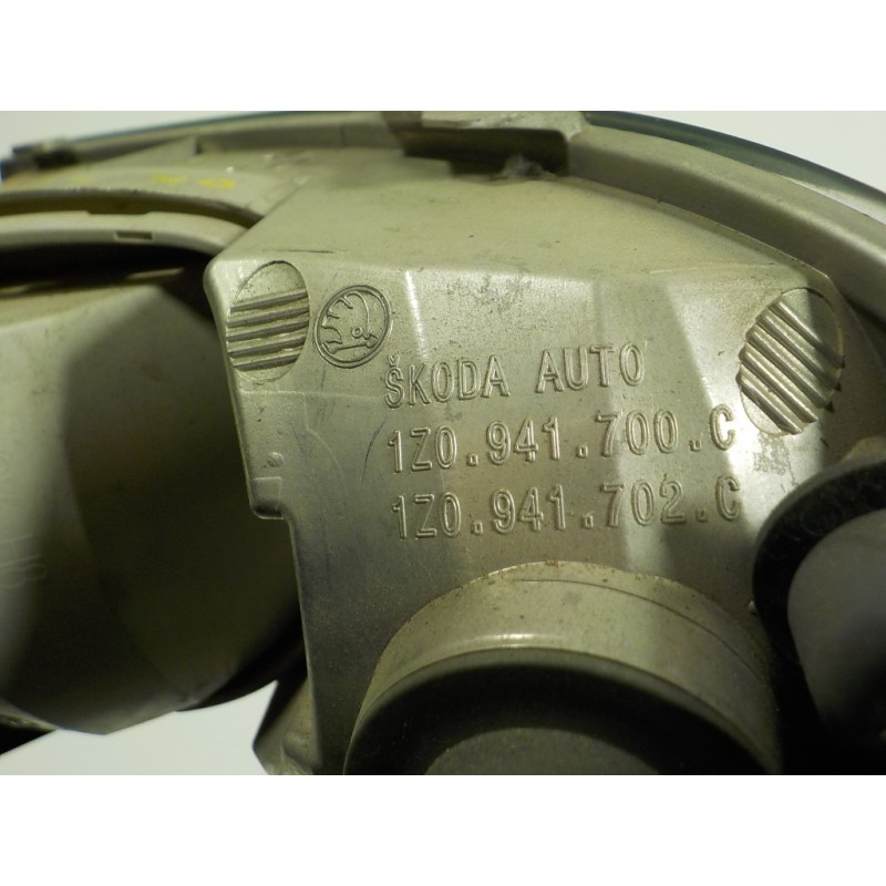 Recambio de faro antiniebla izquierdo para skoda octavia berlina (1z3) 1.4 16v tsi referencia OEM IAM 1Z0941701C 1Z0941700C 