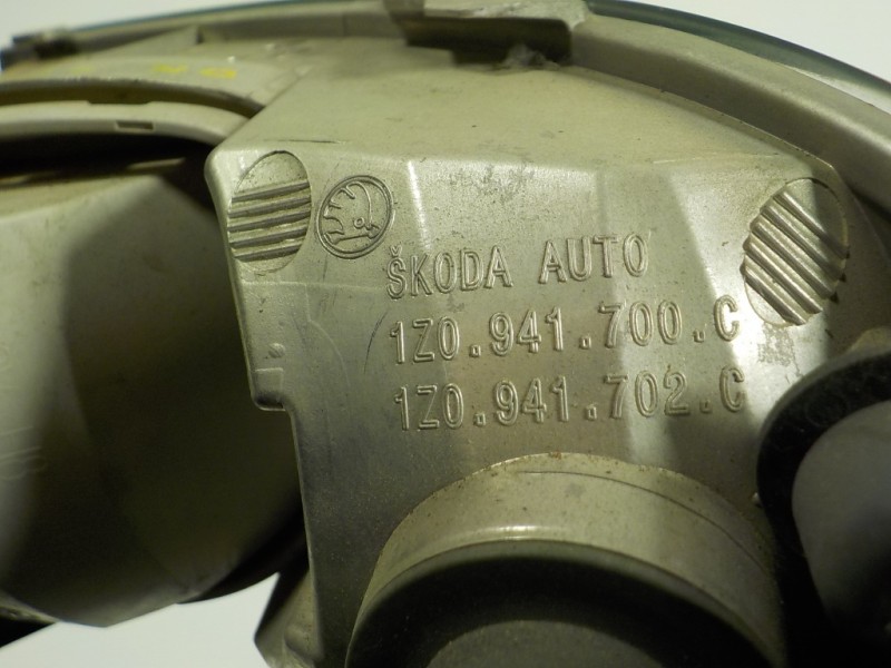 Recambio de faro antiniebla izquierdo para skoda octavia berlina (1z3) 1.4 16v tsi referencia OEM IAM 1Z0941701C 1Z0941700C 