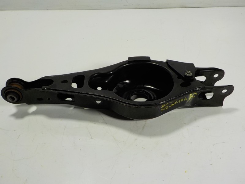 Recambio de brazo suspension inferior trasero izquierdo para toyota rav4 hybrid 4x2 advance referencia OEM IAM 4873042060  
