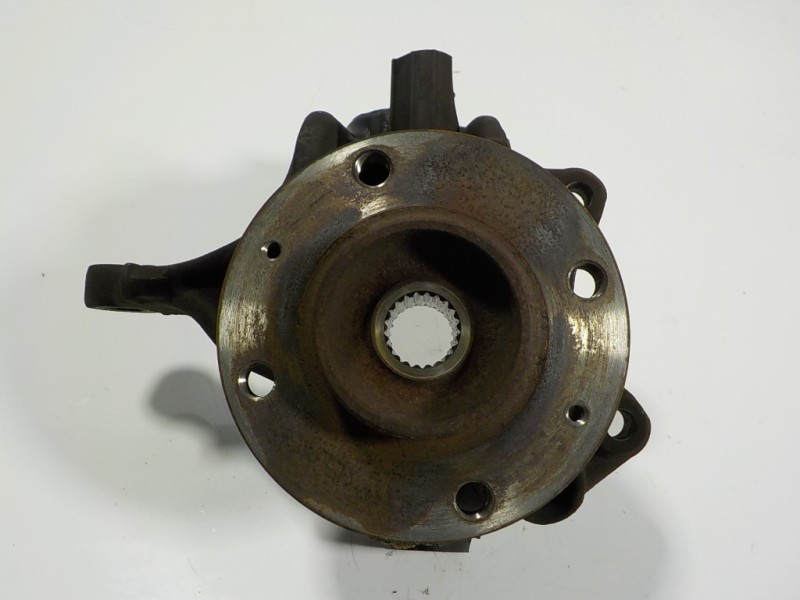 Recambio de mangueta delantera derecha para peugeot 208 1.4 hdi fap referencia OEM IAM 1607557580  