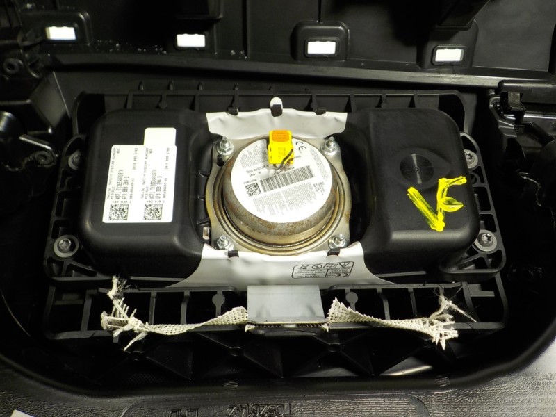 Recambio de salpicadero para seat ibiza (kj1) 1.0 referencia OEM IAM 6F1857003AF82V  