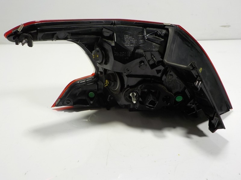 Recambio de piloto trasero derecho para peugeot 308 1.6 blue-hdi fap referencia OEM IAM  9823728580 81250202