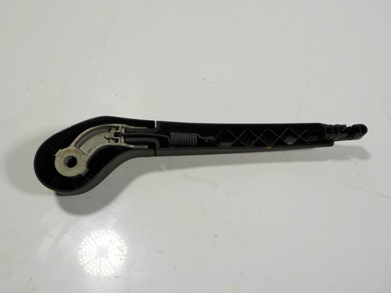 Recambio de brazo limpia trasero para ford focus lim. 1.0 ecoboost cat referencia OEM IAM 1786268  